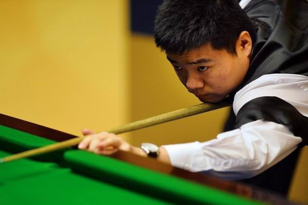 这背后究竟 这背后究竟